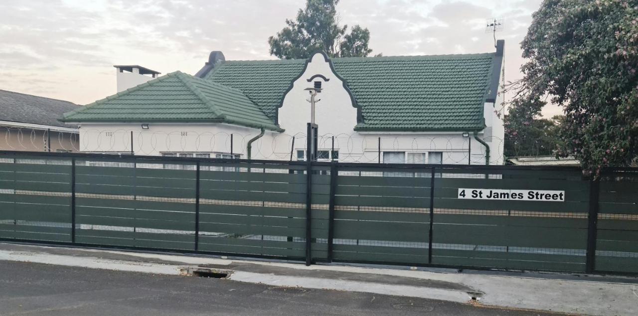 Hasate ,4 St Street Oakdale Belliville South Africa *