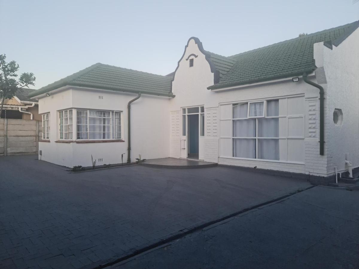 Guest house Hasate ,4 St Street Oakdale Belliville South Africa