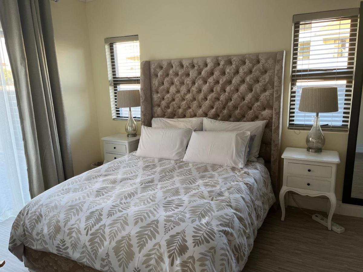 Lovely And Peaceful 3 Bedroom House Cape Town