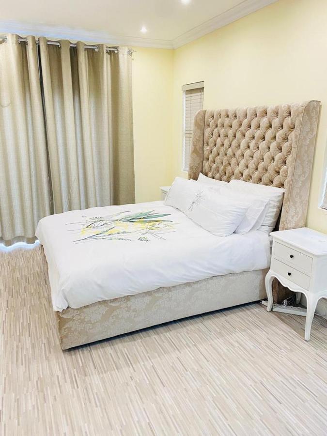 Lovely And Peaceful 3 Bedroom House Cape Town