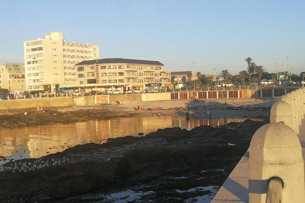 Apartment 2 Bedroomed Beachfront *