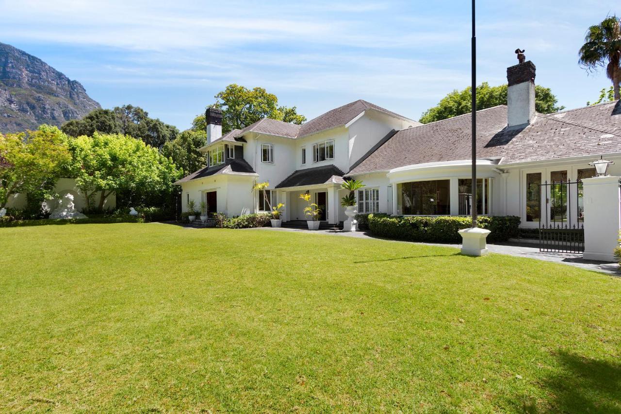 Villa Craiglea Newlands - With Pool & Tennis Court Cape Town