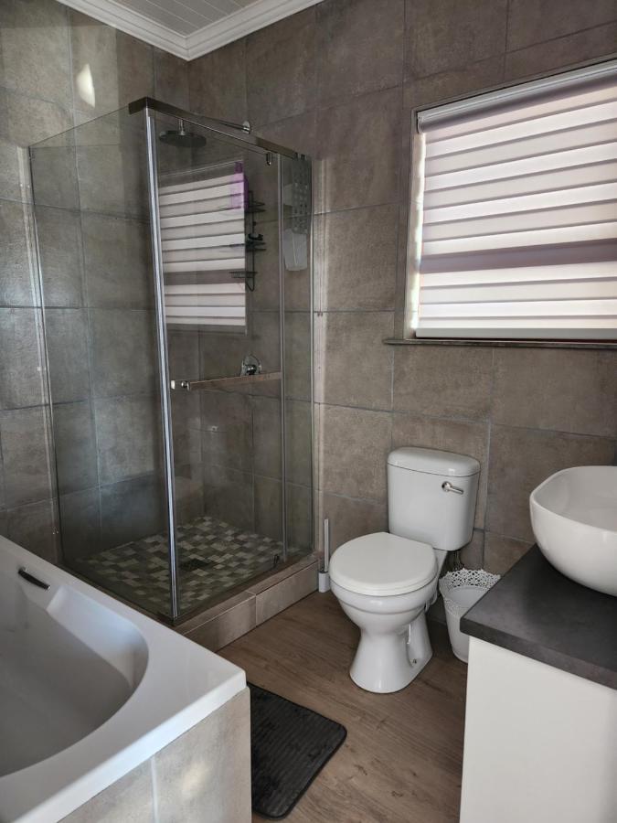 Guest house Grey House Is A Self Catering Unit With No Loadshedding