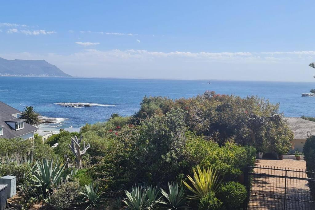 Villa Neptunes Seat - Garden Paradise With Ocean Views *