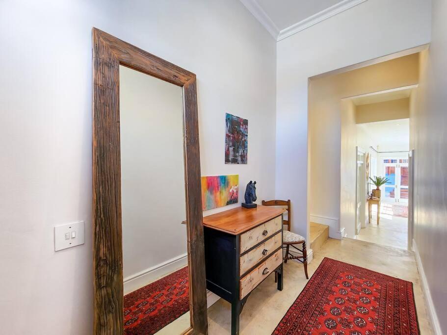 Trendy In Heart Of Heritage, Mtn Views Holiday home