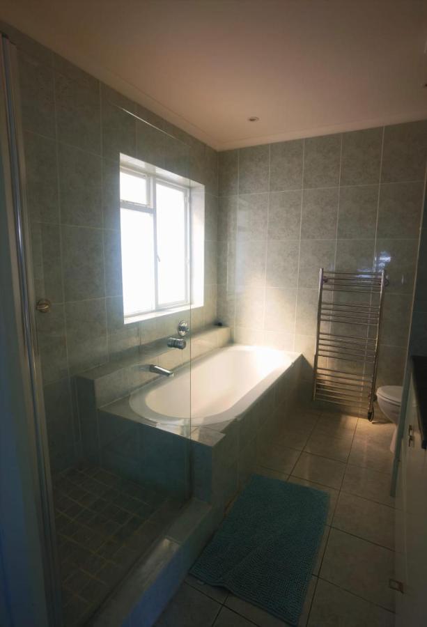 Neptunes Seat - Garden Paradise With Ocean Views Villa *