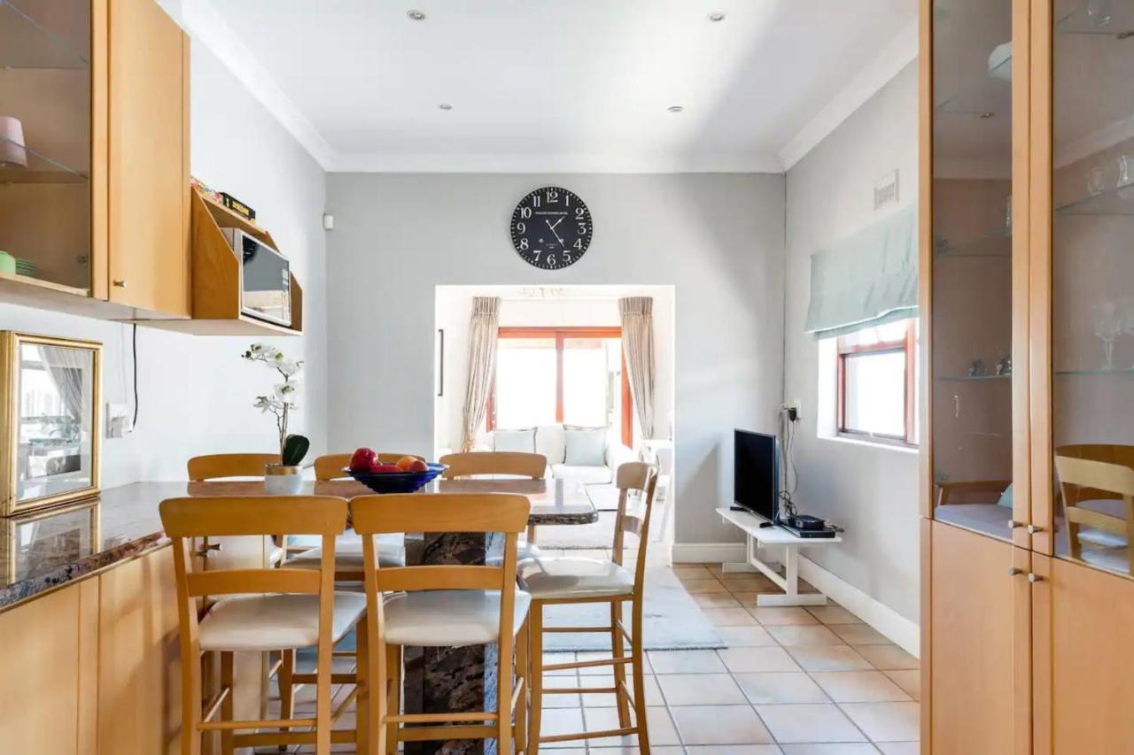 Holiday home 3 Bedroom Hilltop With Spectacular Views *