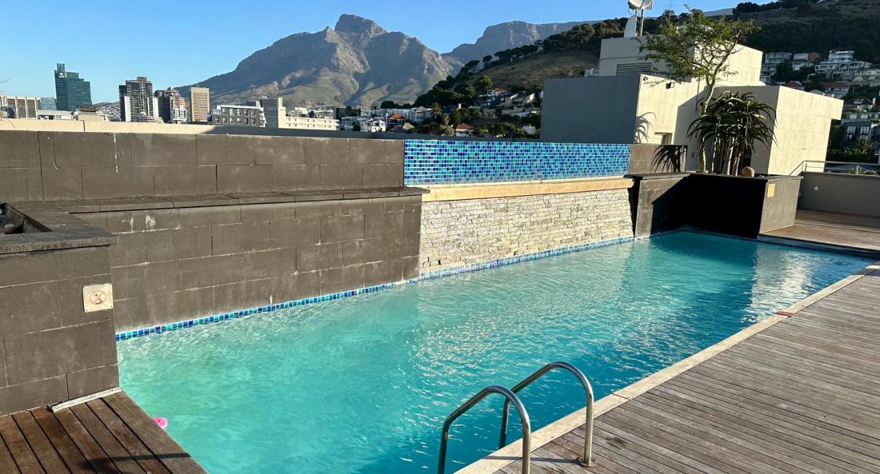 Apartment Cape Royale Luxury In Green Point South Africa