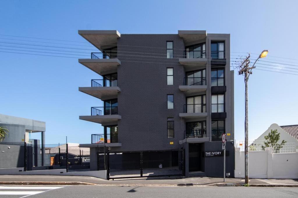 Cosy 1 Bed In Sea Point The Ivory Cape Town