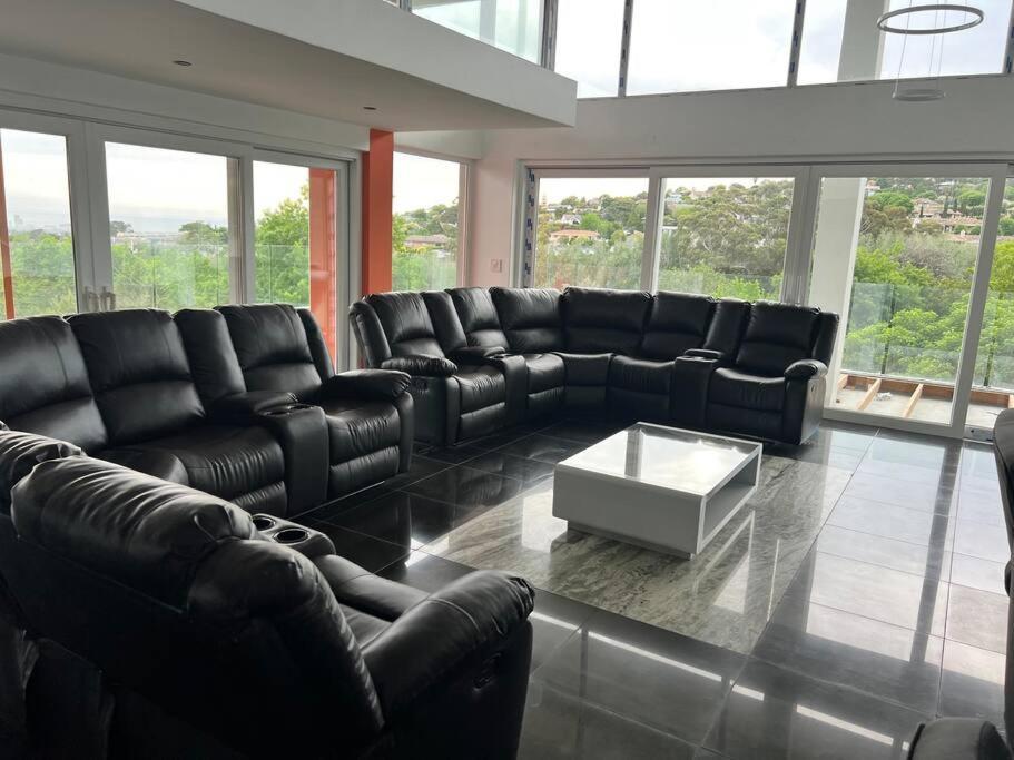 Amazing! 7 Bedroom With Rooftop Pool & Views Villa Cape Town