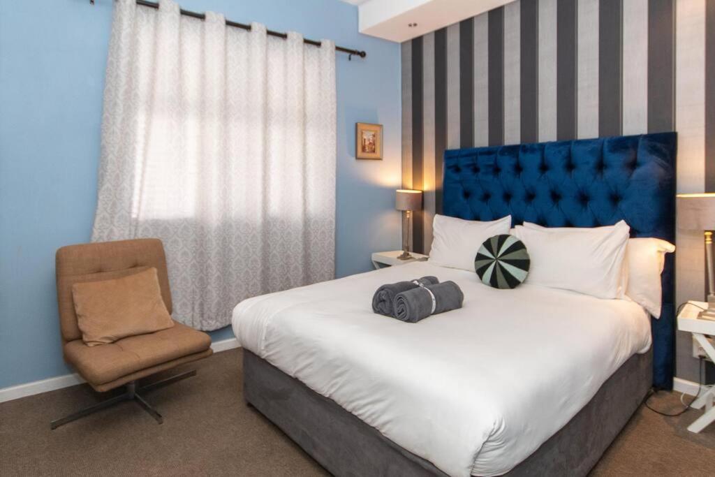 Stylish Flat In Flamboyant Area- No Loadshedding Canterbury Apartment Cape Town