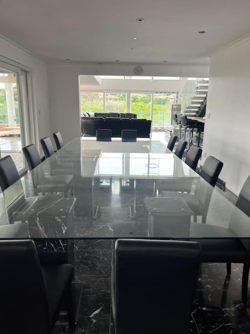 Villa Amazing! 7 Bedroom With Rooftop Pool & Views *
