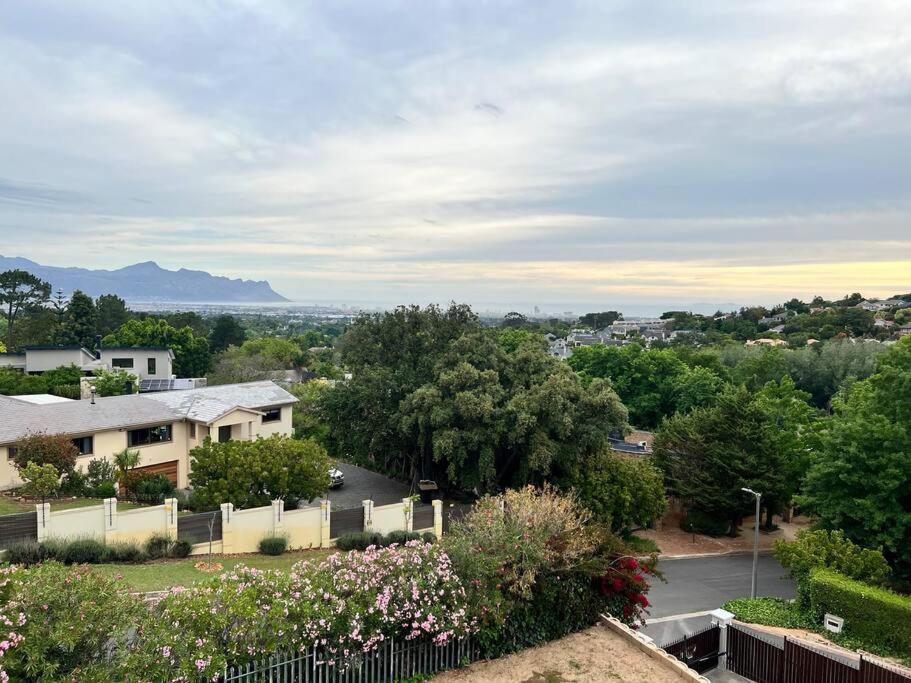 Amazing! 7 Bedroom With Rooftop Pool & Views *