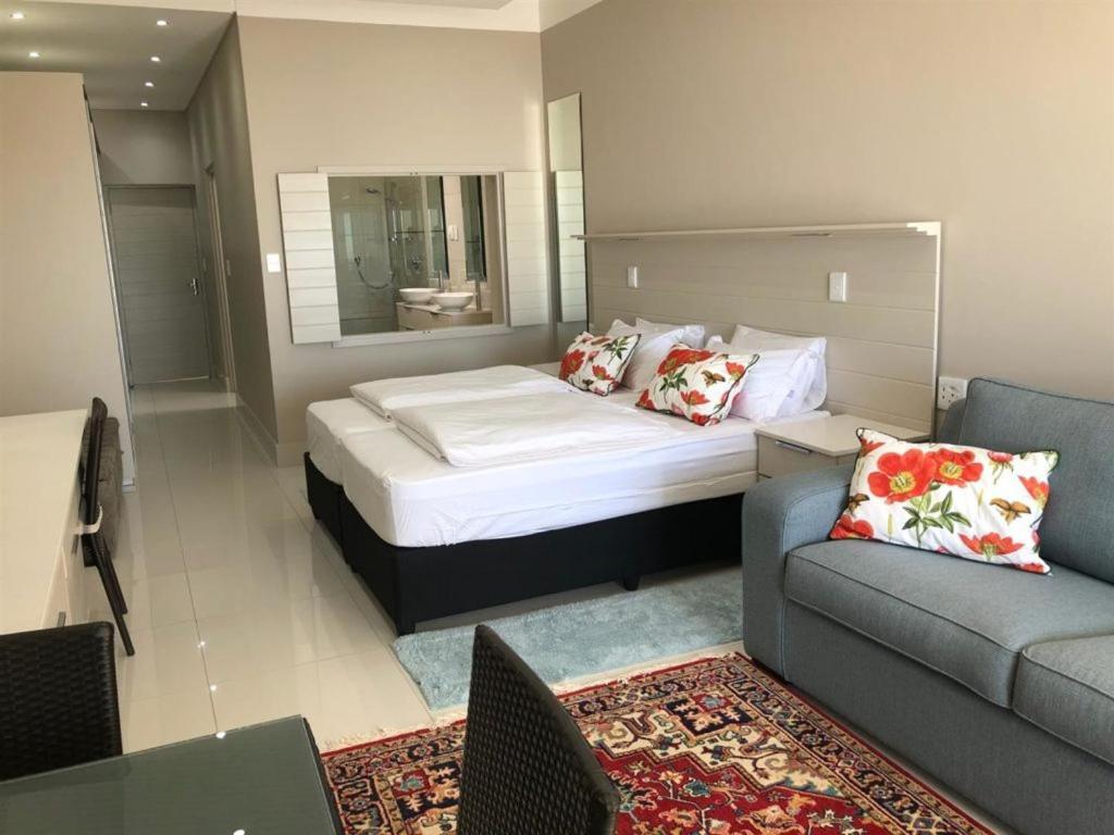 Camps Bay Blue Self-catering Apartment