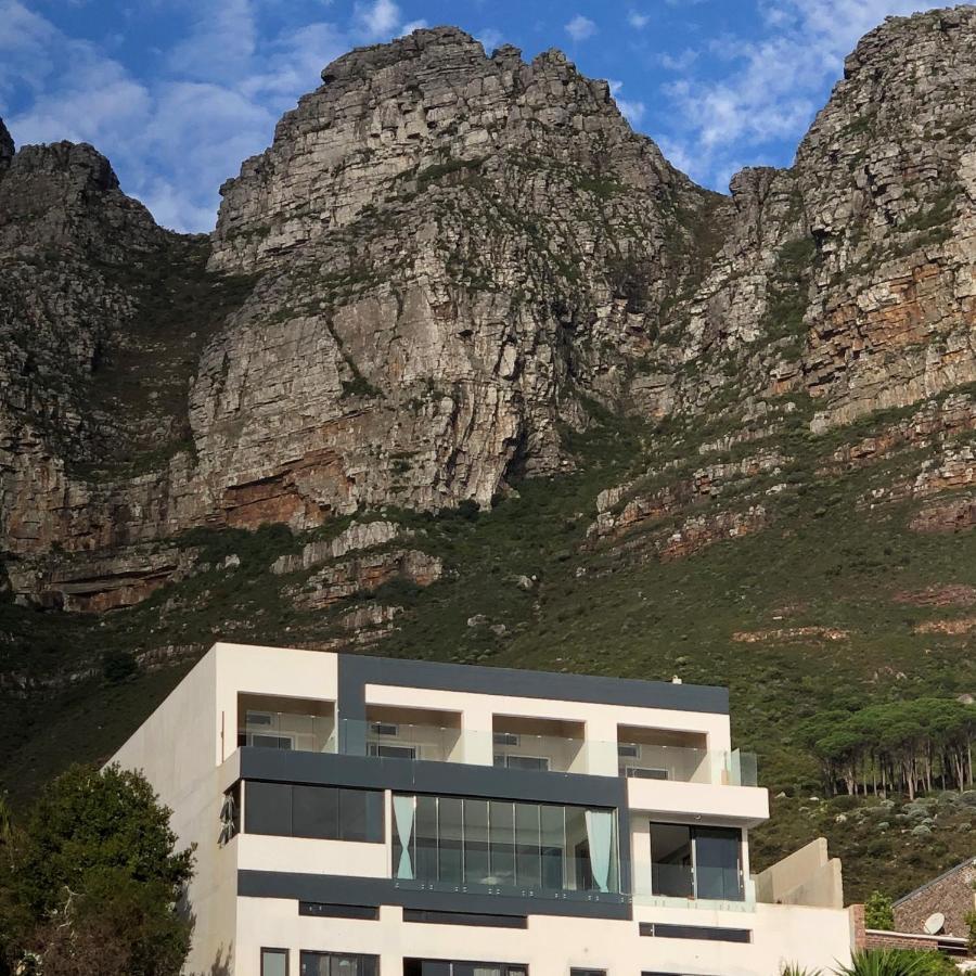 Apartment Camps Bay Blue Self-catering Cape Town