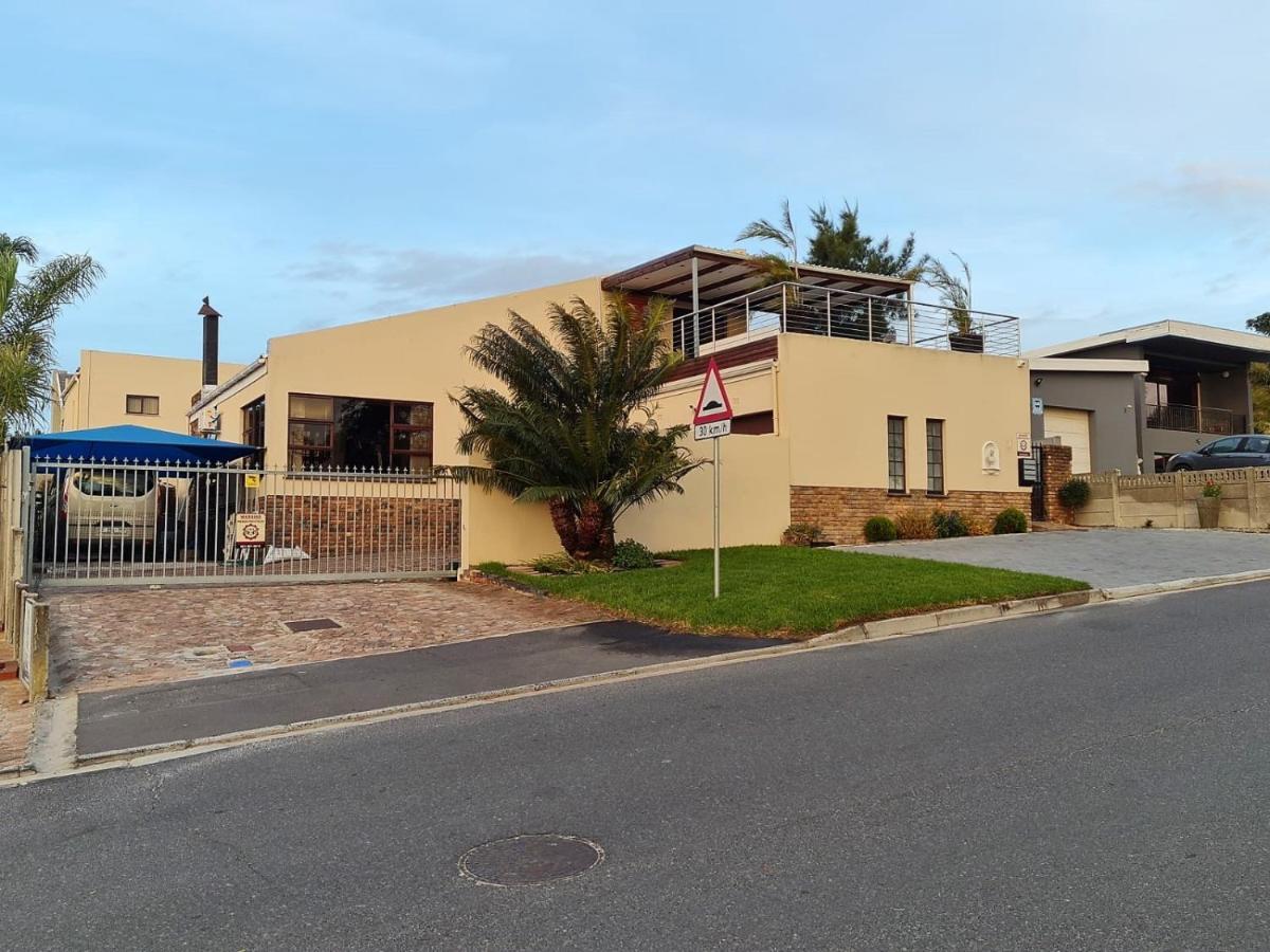 Walters Lane Comfort 2 - No Loadshedding Apartment Cape Town