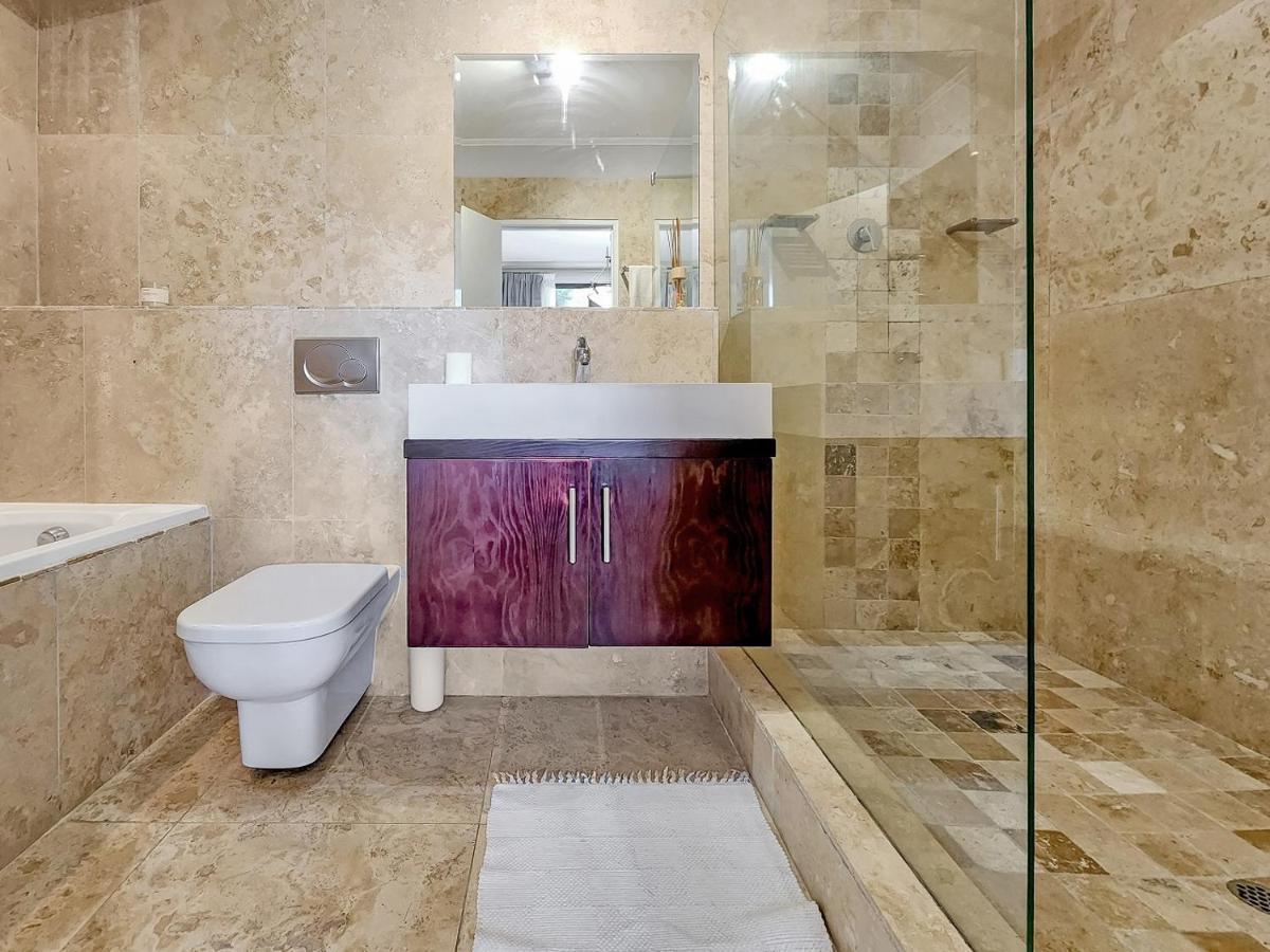 Walkable, Pools, Park And Great For Families Cape Town