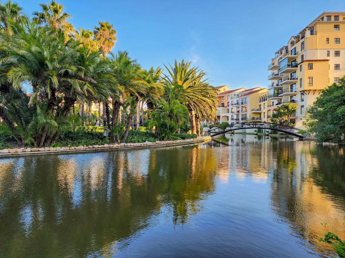 Walkable, Pools, Park And Great For Families Apartment *