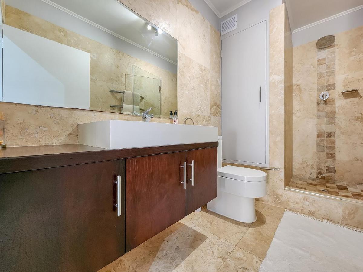 Walkable, Pools, Park And Great For Families Apartment Cape Town