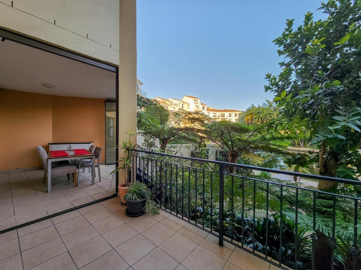 Apartment Walkable, Pools, Park And Great For Families *
