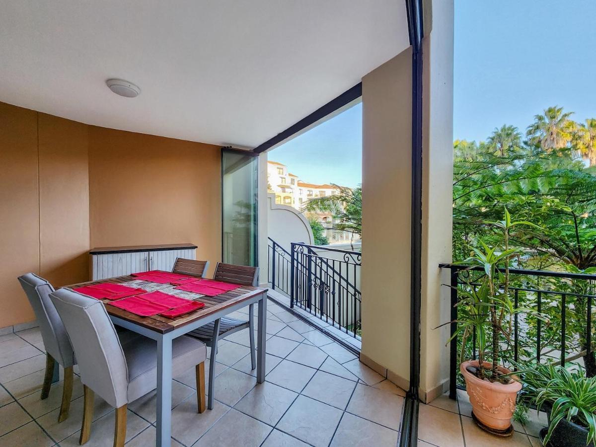 Walkable, Pools, Park And Great For Families *