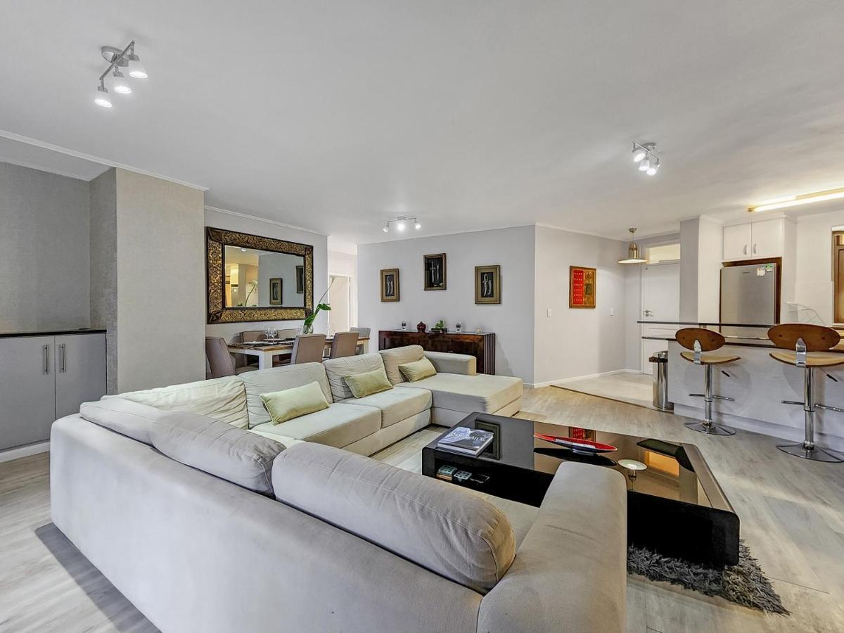 Walkable, Pools, Park And Great For Families * Cape Town