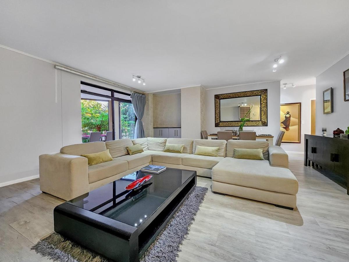 Walkable, Pools, Park And Great For Families Apartment *