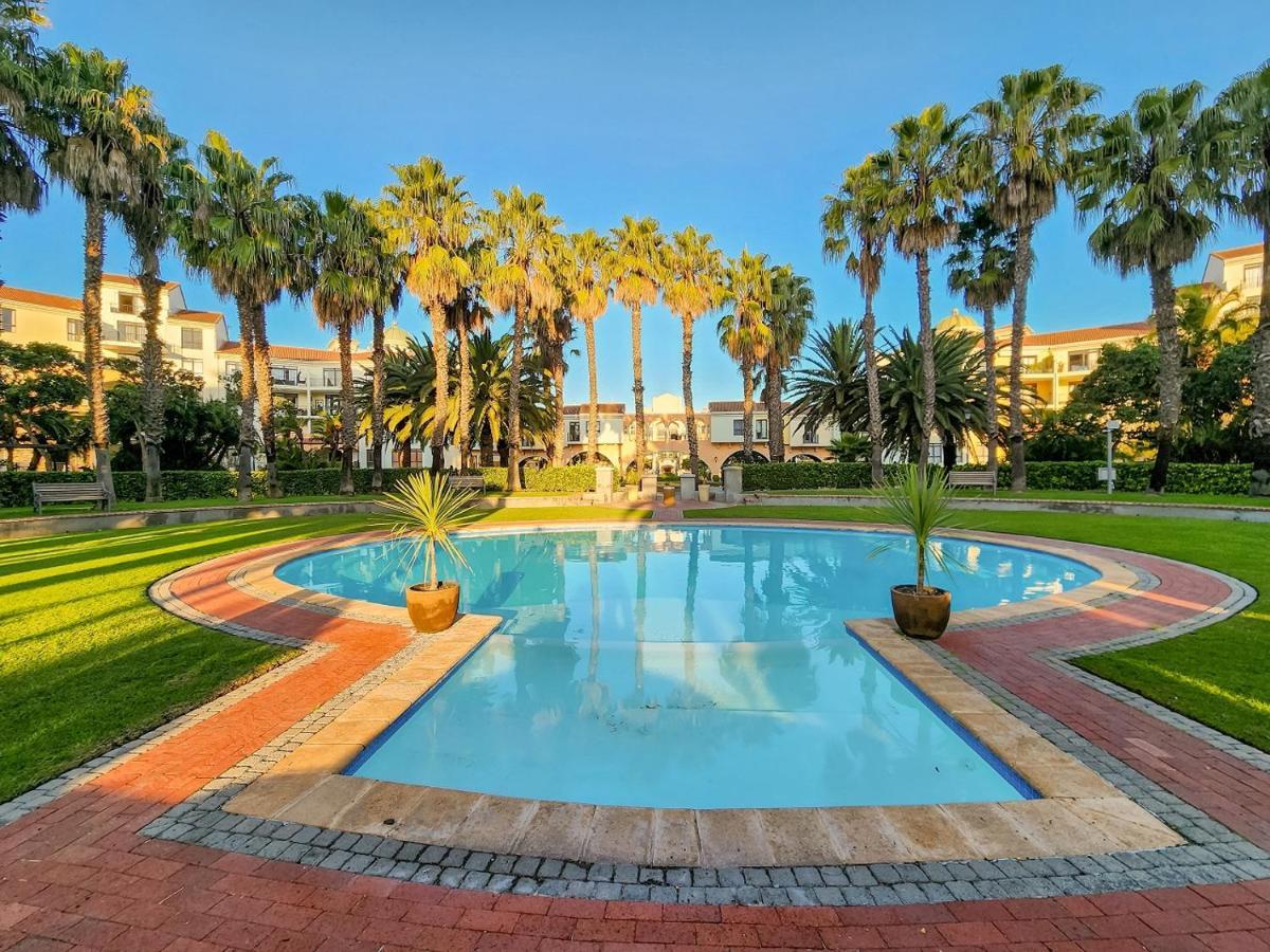 Walkable, Pools, Park And Great For Families * Cape Town