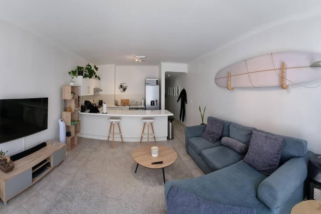 Apartment Beachfront On Muizenberg Surfers Corner