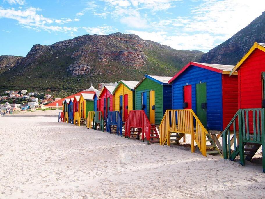 Apartment Beachfront On Muizenberg Surfers Corner