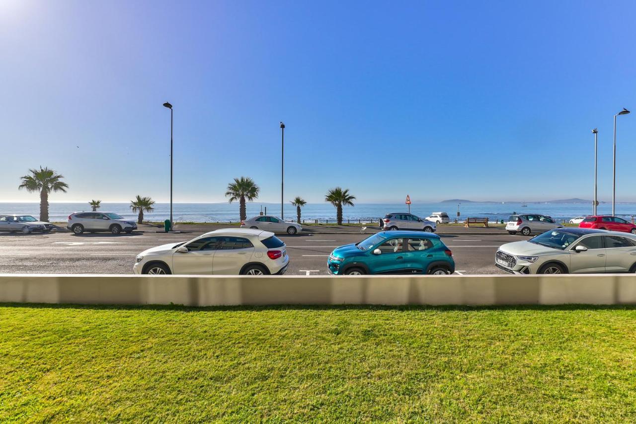 Apartment 3 Sandringham Sea Facing Ground-floor Cape Town