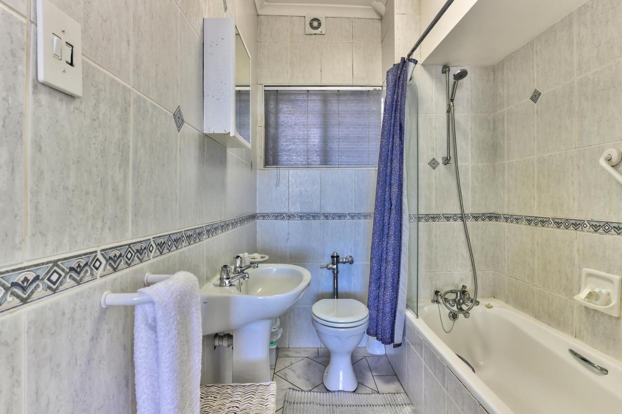 3 Sandringham Sea Facing Ground-floor Apartment Cape Town