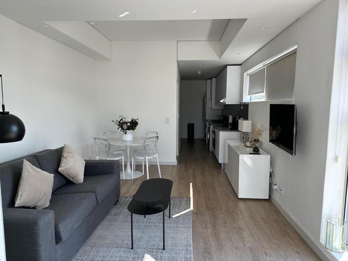 Corner Unit In The Heart Of Cbd *