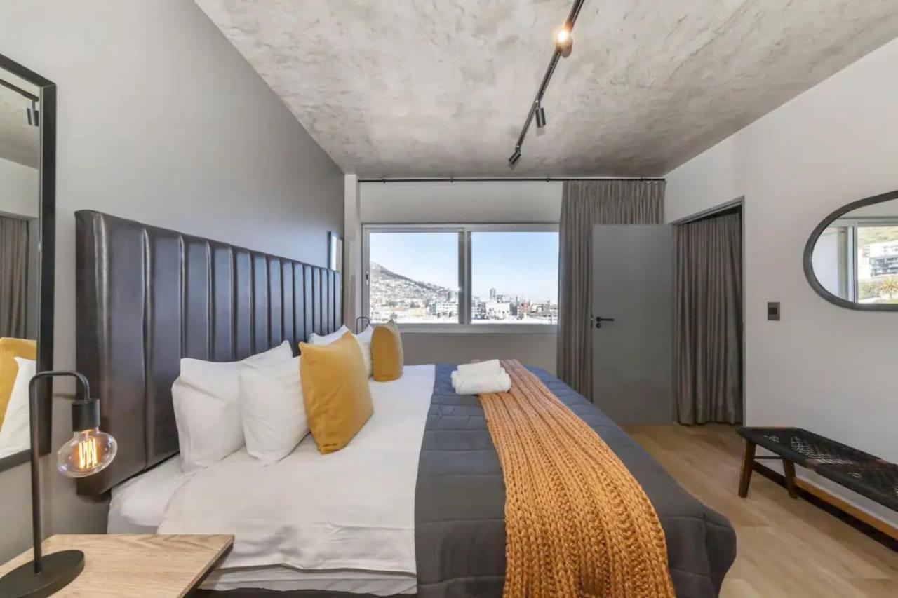 Apartment Chic & Sophisticated 1bd - Sea Point Cape Town