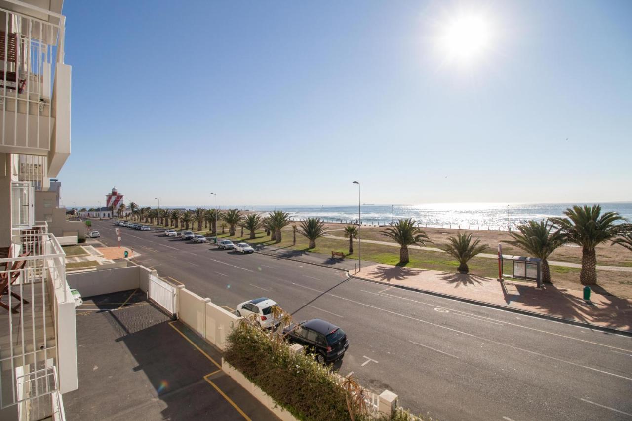 Apartment Mouille Point Places - & *