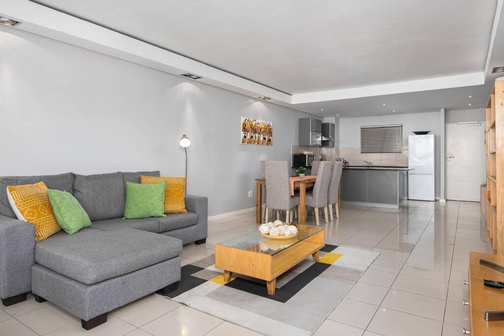 8th Floor - Table Mountain Views & Secure Cape Town