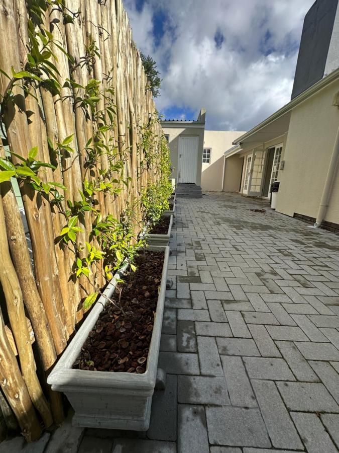 Camellia - Courtyard Apartamento