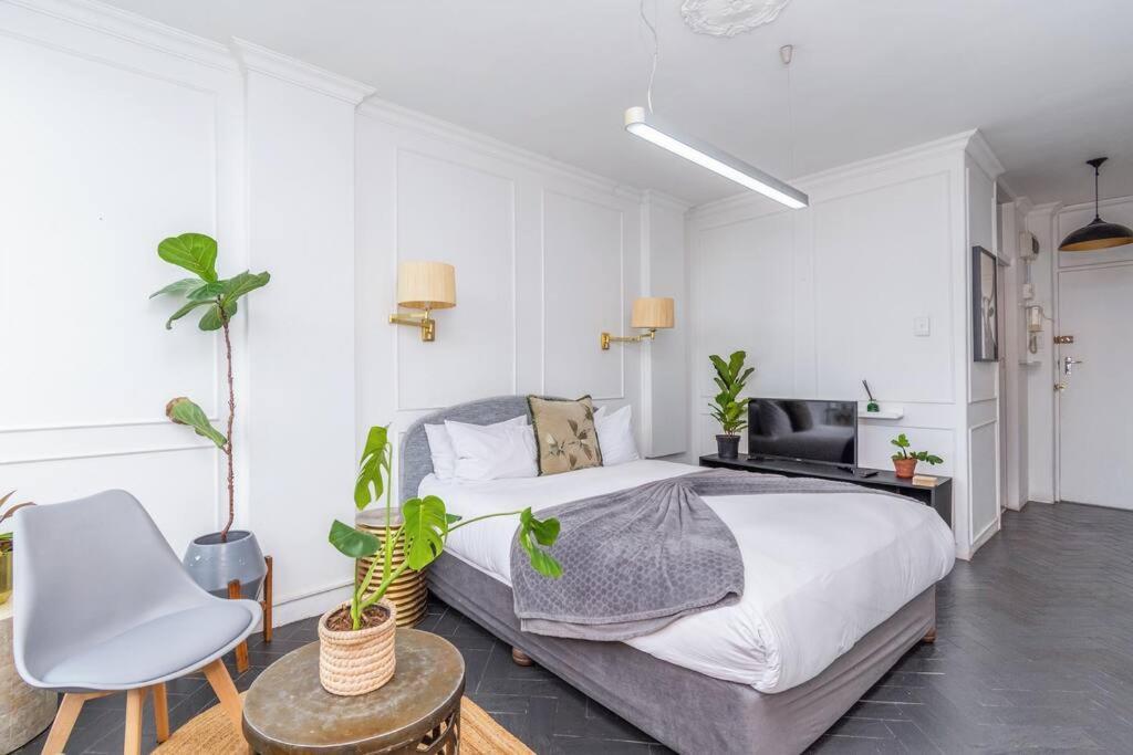 One Bedroom Oasis - Kloof Street Cape Town
