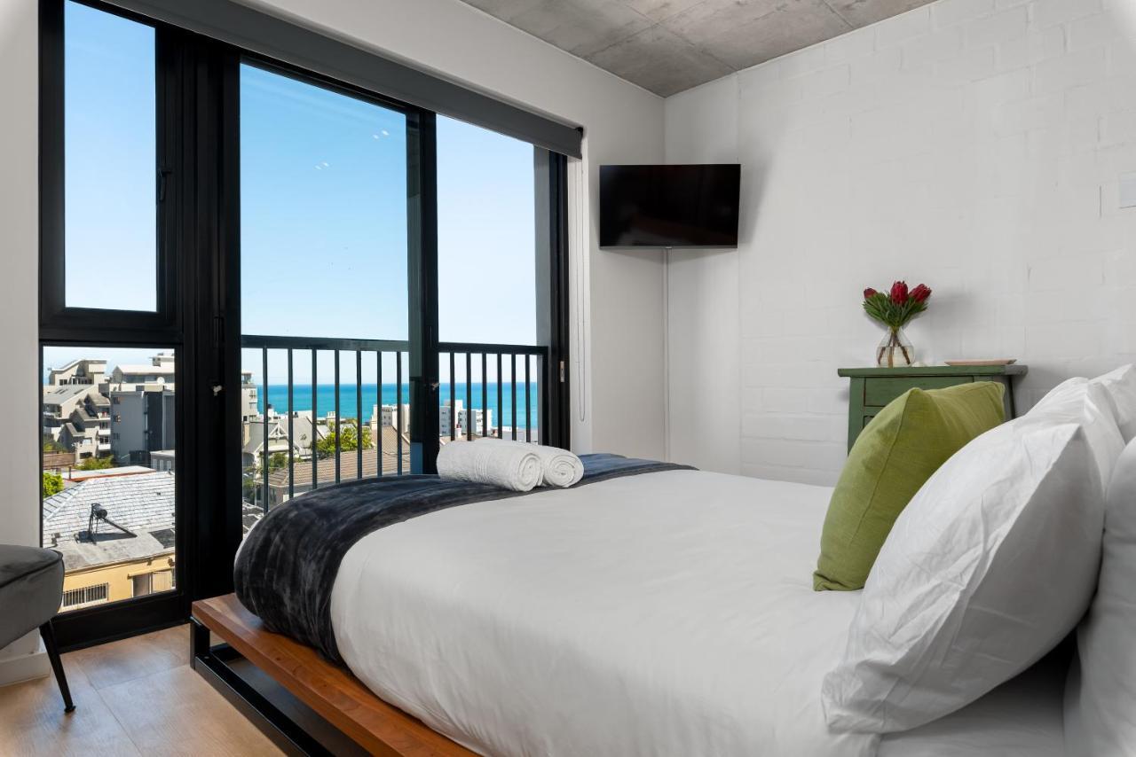 Apartment Stylish Fresnaye Studio - The Ivory 403 Cape Town