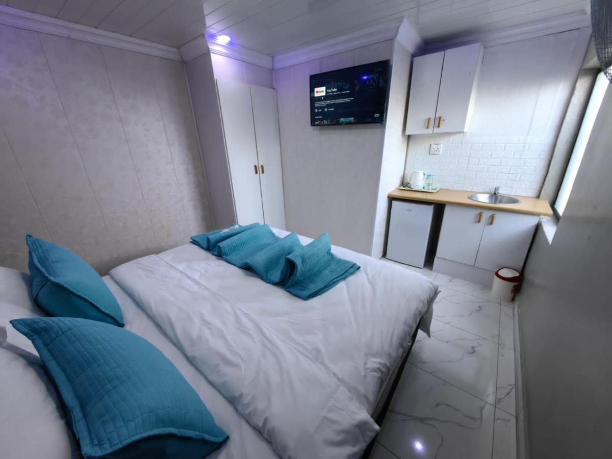Essential Lodge23 Cape Town