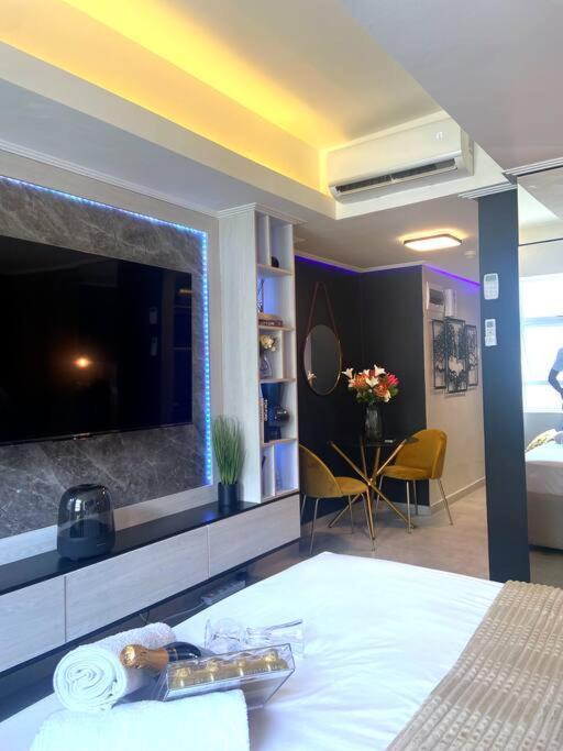 Luxury Centre- Walk To Cticc Apartment *