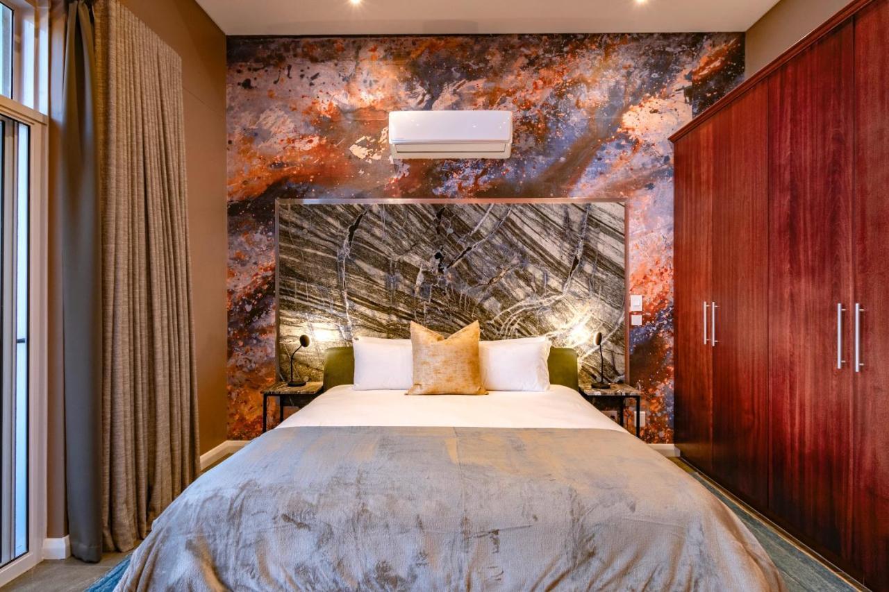 Apartamento Serviced Penthouse, 100k Gemstone Display, Ensuite