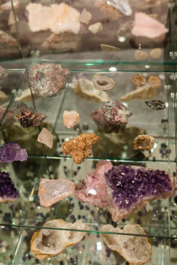 Serviced Penthouse, 100k Gemstone Display, Ensuite Apartamento *