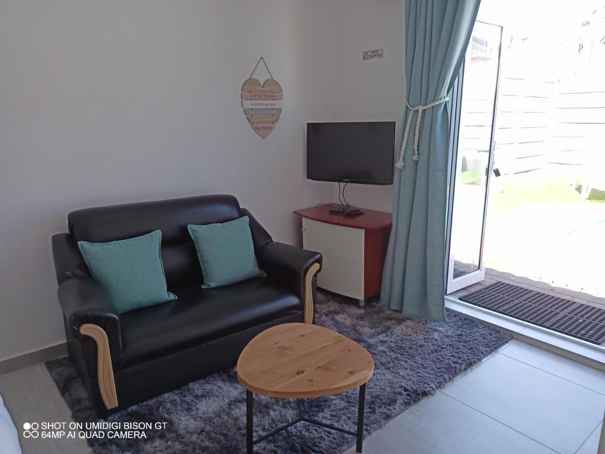 Apartment Palm Tree 2 *