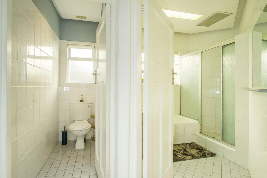 Ocean & Mountain Views Camps Bay, Bakoven Holiday home *