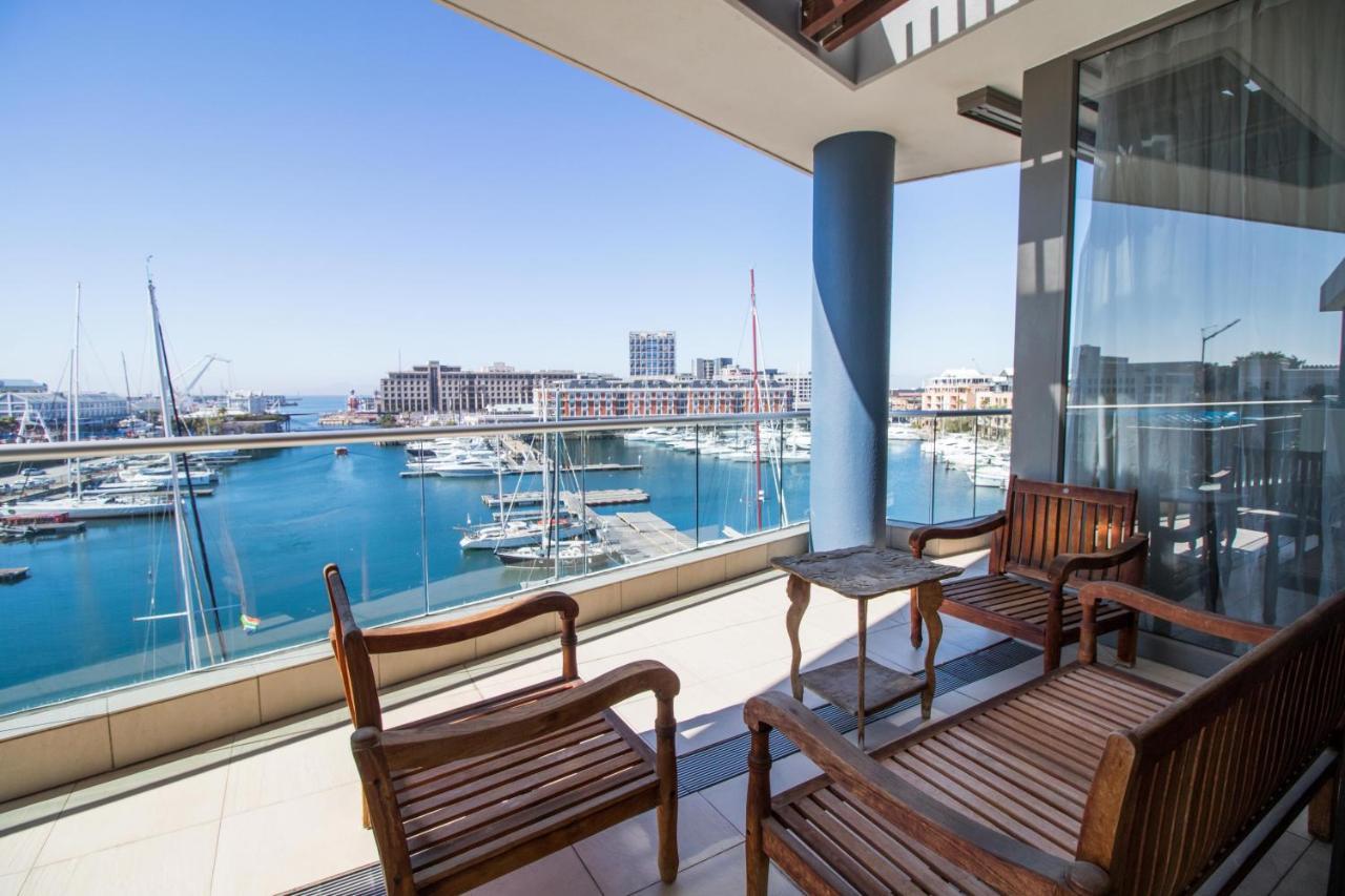 Waterfront Marina 2 Bedroom Yacht View *
