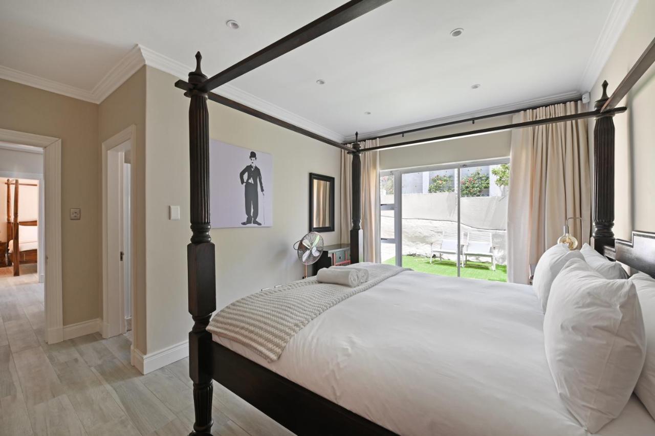 Elegant Camps Bay With Pool 150m To Holiday home *