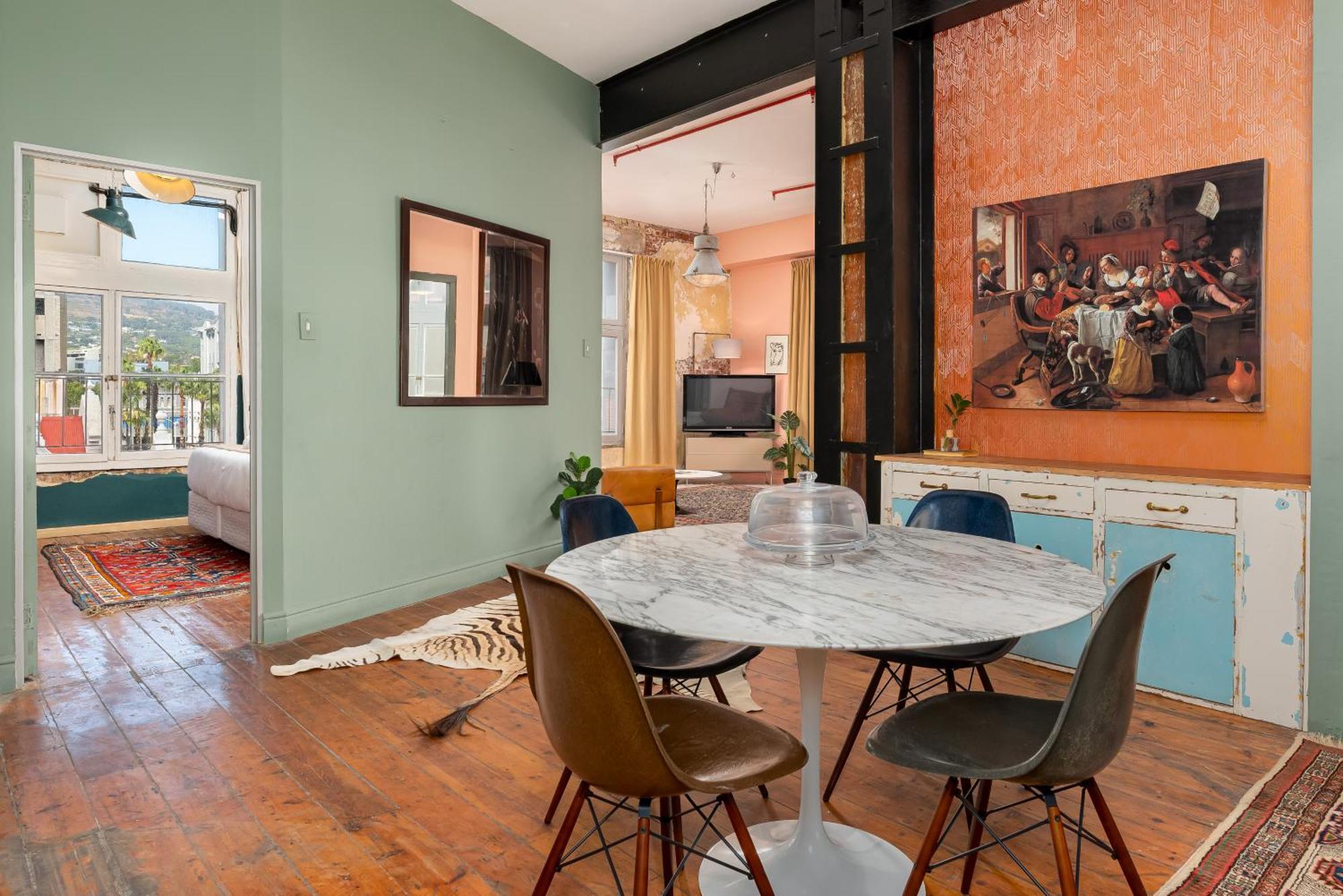 Wolroy House Apartment