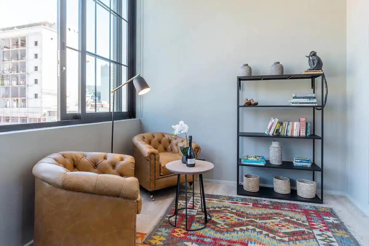 Apartment Luxury Tiny / Co_living / Views Cape Town
