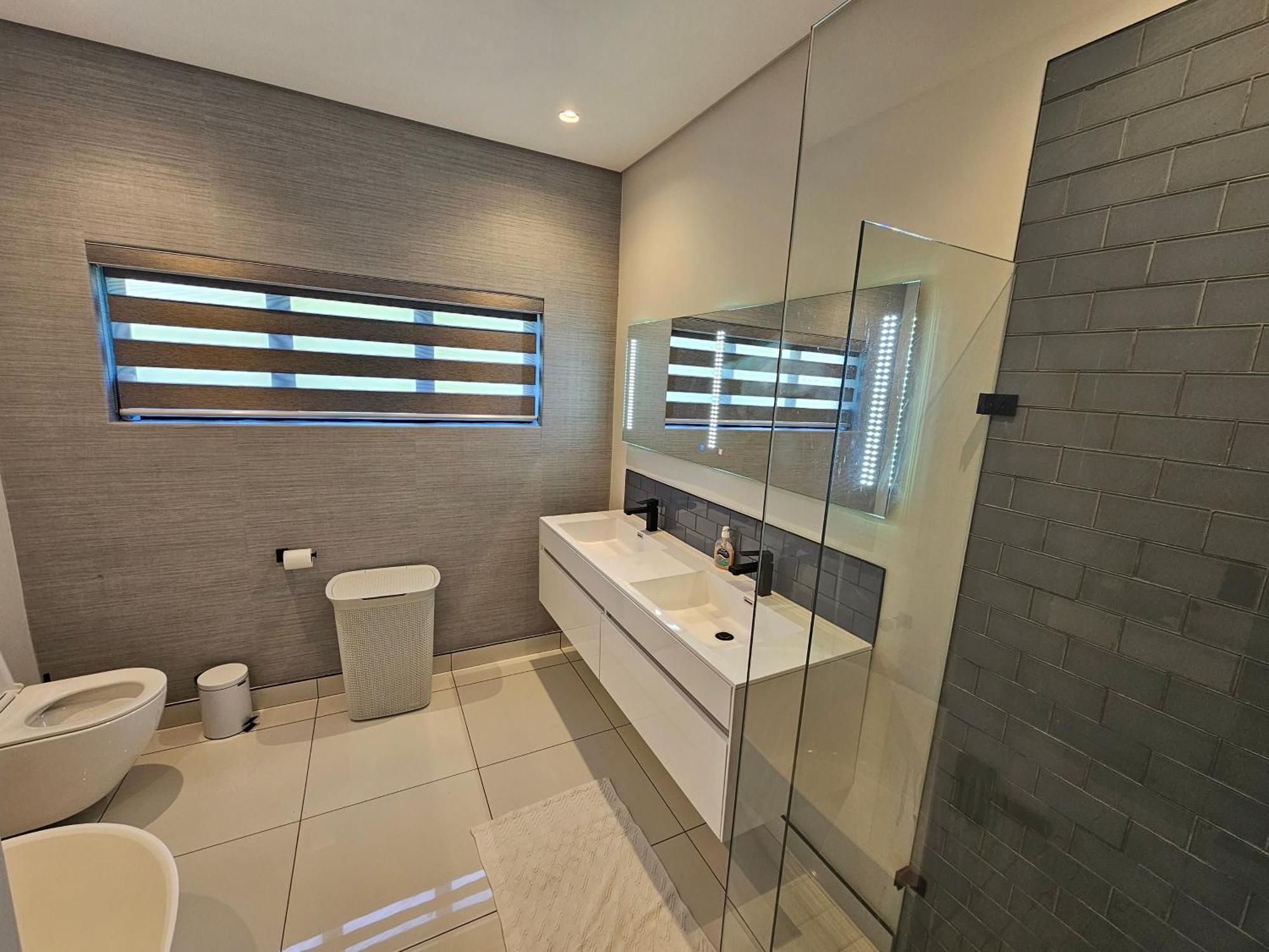 Fabulous Views With The Comfort. Cape Town